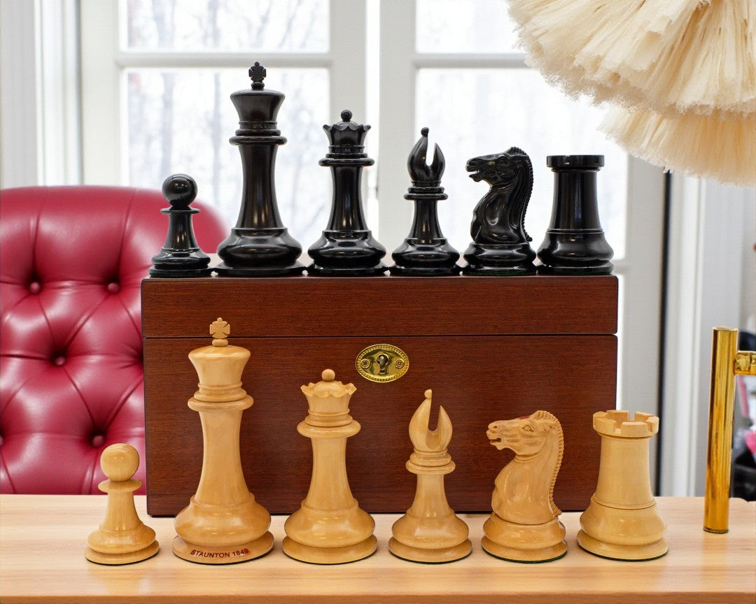 chessmaze wooden chess pieces on wooden chess box