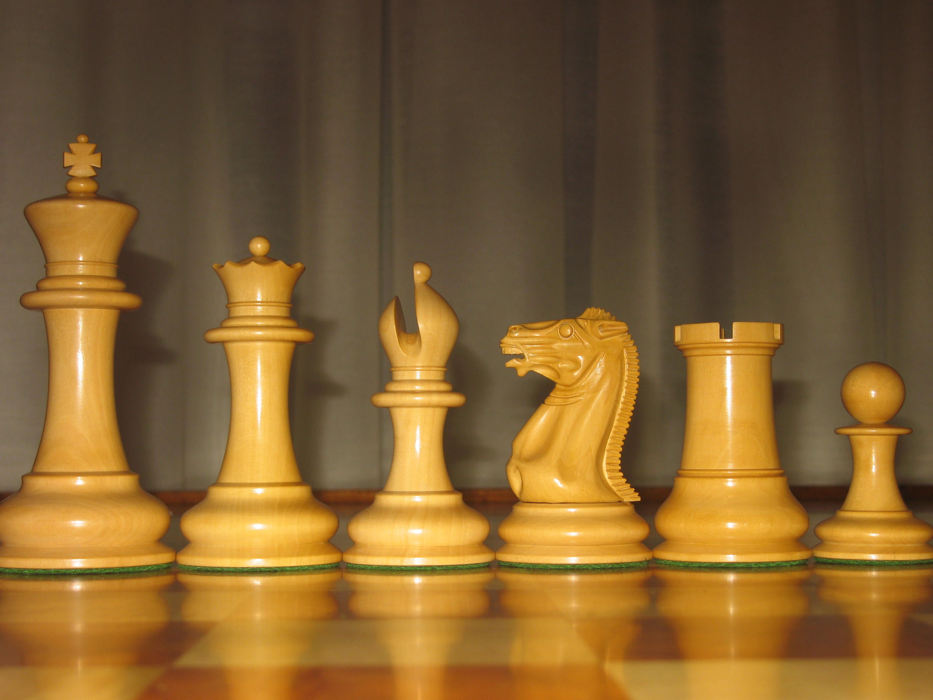 How to Choose the Perfect Wooden Staunton Chess Set in the UK
