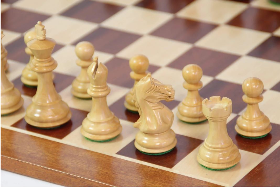 Supreme Queens Gambit Acacia Pieces 15.75" Mahogany Chessboard & Box - CHESSMAZE STORE UK